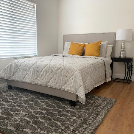 Gated Contemporary 3 Bedroom - 2 Bathroom Home In South La Plus Parking Los Angeles Eksteriør bilde