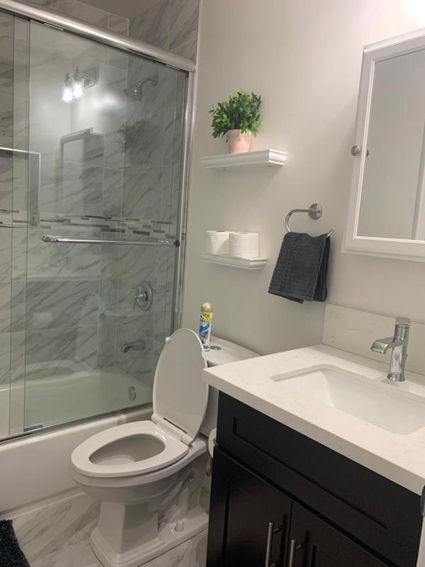 Gated Contemporary 3 Bedroom - 2 Bathroom Home In South La Plus Parking Los Angeles Eksteriør bilde