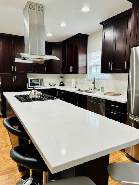 Gated Contemporary 3 Bedroom - 2 Bathroom Home In South La Plus Parking Los Angeles Eksteriør bilde