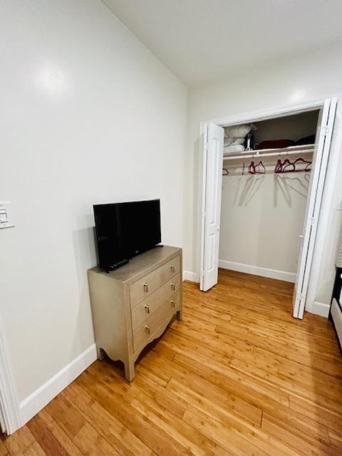Gated Contemporary 3 Bedroom - 2 Bathroom Home In South La Plus Parking Los Angeles Eksteriør bilde