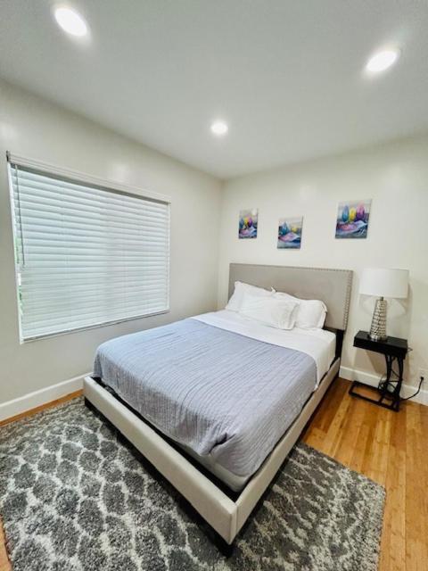 Gated Contemporary 3 Bedroom - 2 Bathroom Home In South La Plus Parking Los Angeles Eksteriør bilde